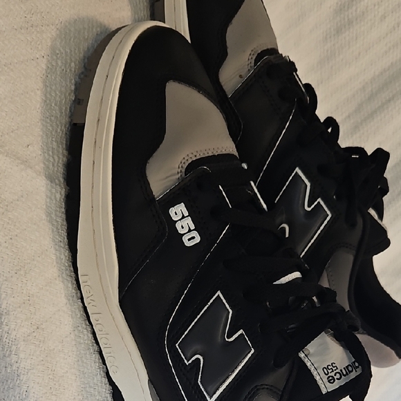 New Balance Black and Gray Classic Sneakers - Picture 2 of 6